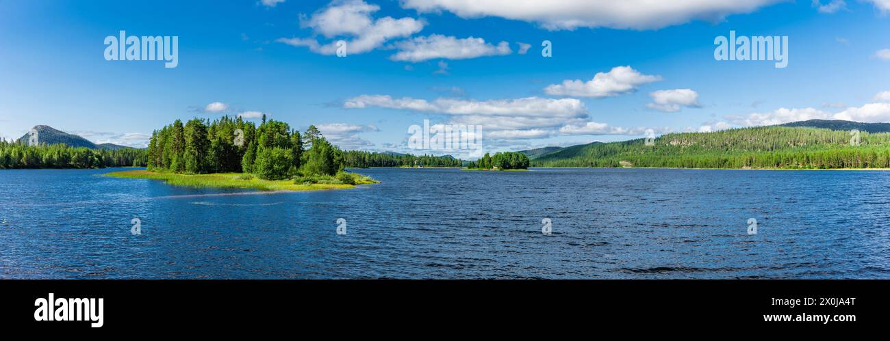 Seeland-Landschaft in Schwedisch Lappland Stockfoto