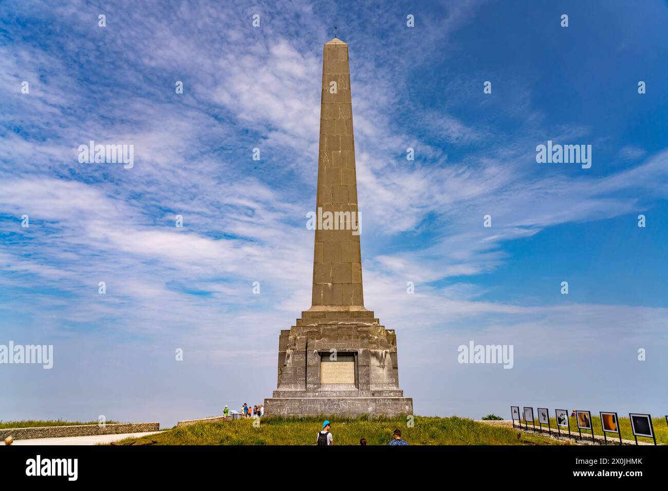 Obelisk des Dover Patrol Monument am Cap Blanc-Nez an der Cote d'Opale oder Opal Coast, Frankreich Stockfoto