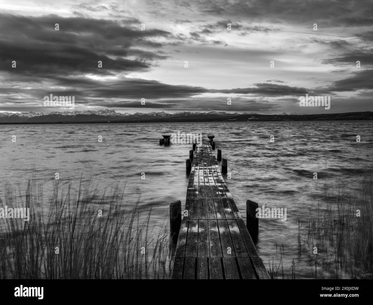 Winterabend am Ufer des Ammersees bei Herrsching Stockfoto