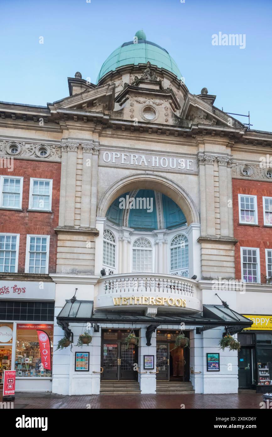 England, Kent, Tunbridge Wells, The Old Opera House Wetherspoon Pub und Restaurant Stockfoto