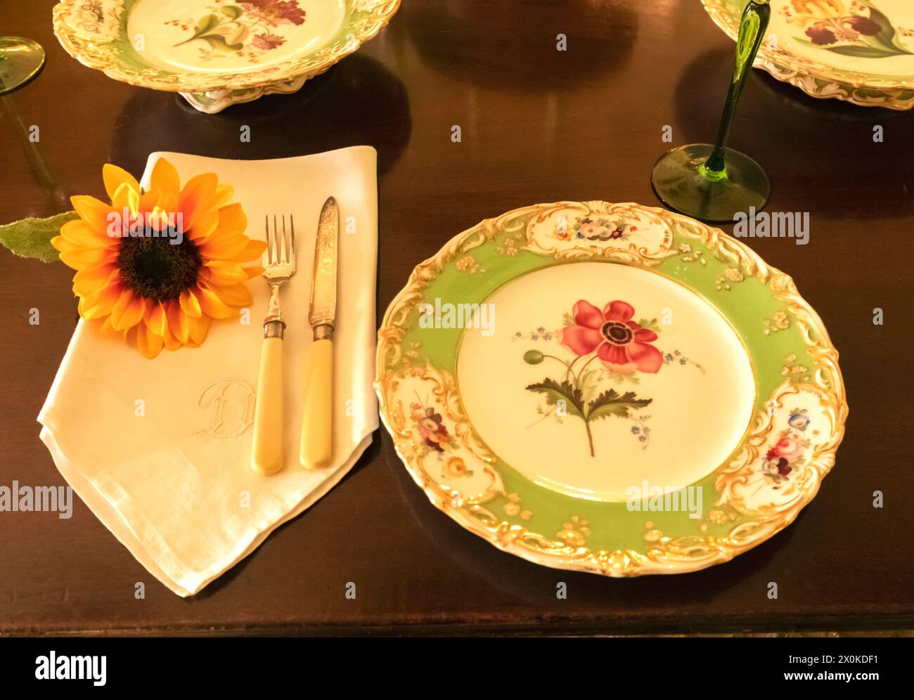 England, Hampshire, Hinton Hampner, Hinton Hampner Country House, The Dining Room, Dining Table Setting Stockfoto