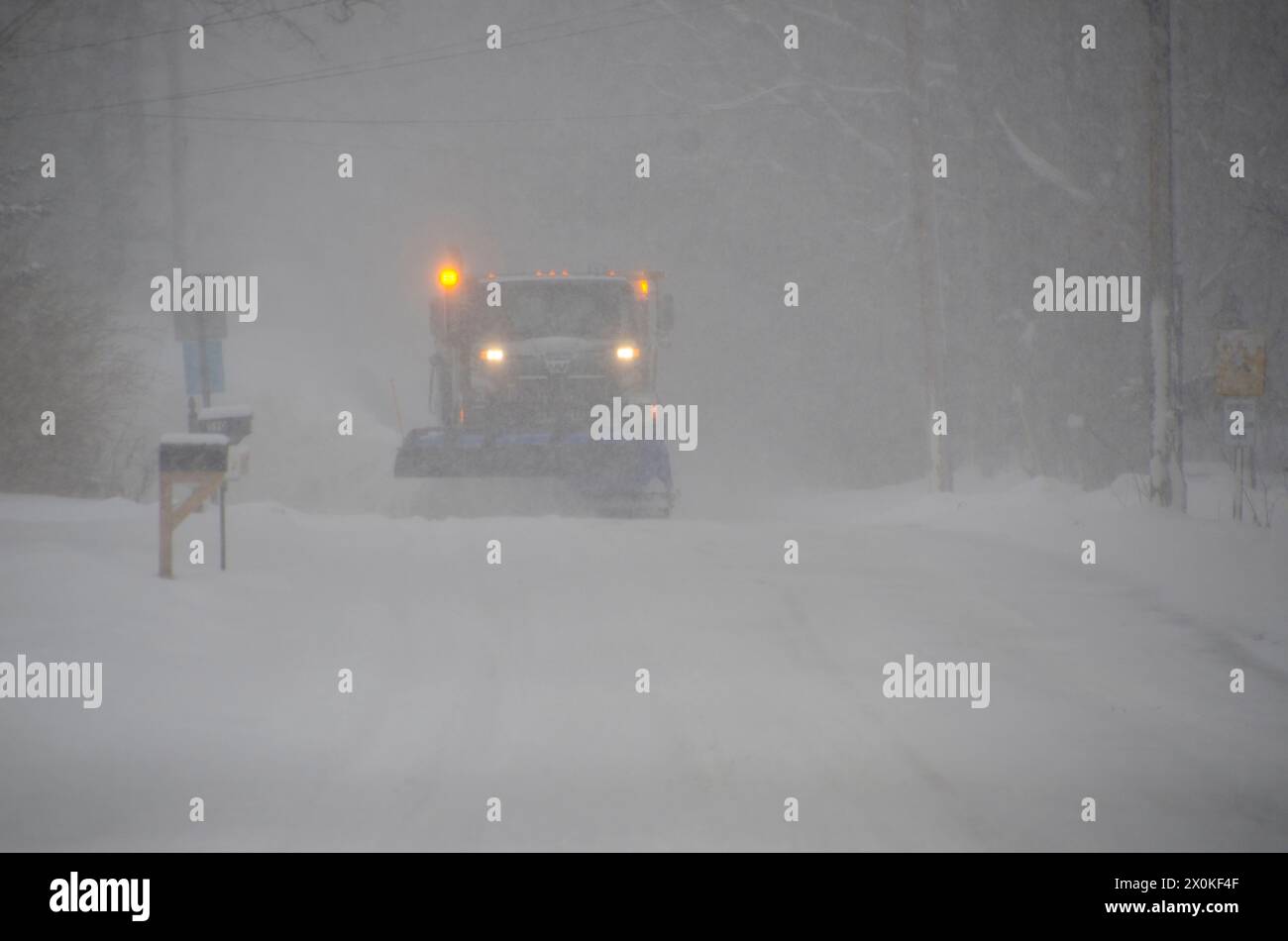 Schneepflug auf der Sligo Road Schneesturm Dezember, Yarmouth, Maine, USA Stockfoto