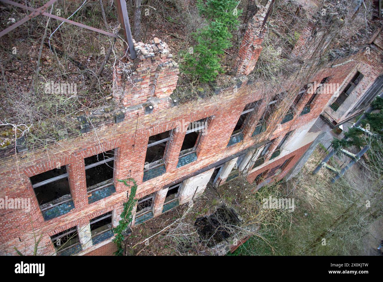 Alpenhaus, Ruine der Beelitz-Heilstätten, ehemaliges Lungensanatorium, von 1945 bis 1994 als sowjetisches Militärkrankenhaus bekannt, heute ein verlorener Ort und Drehort für Filme wie Walküre mit Tom Cruise, Beelitz, Brandenburg Stockfoto