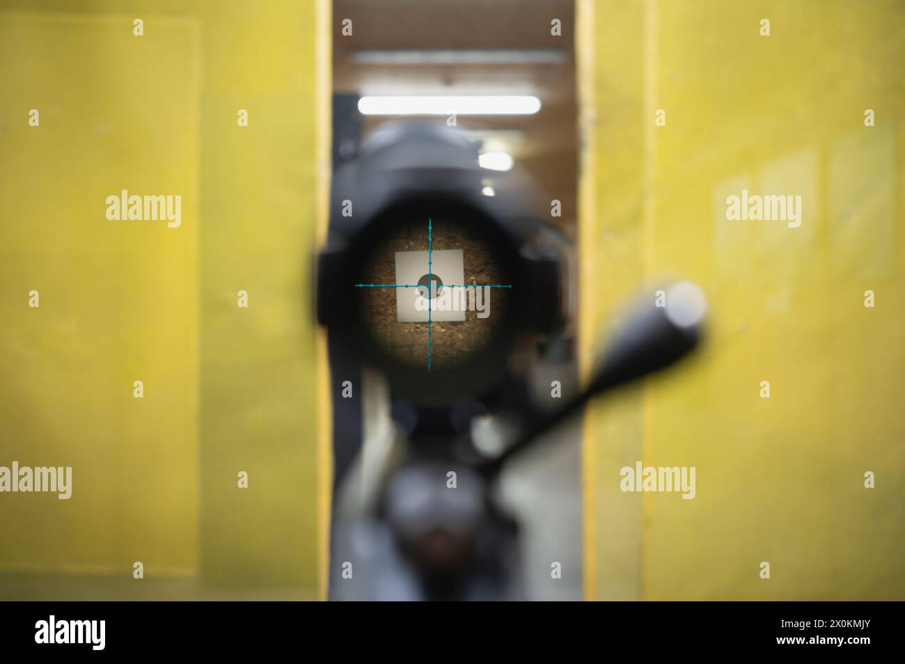 Betrachten Sie ein Ziel aus einem optischen Blickwinkel in einem Aufnahmebereich. Stockfoto