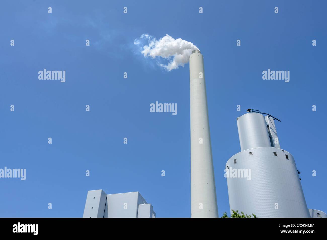 Deutschland, Baden-Württemberg, Karlsruhe, Kohlekraftwerk am Rhein. Stockfoto