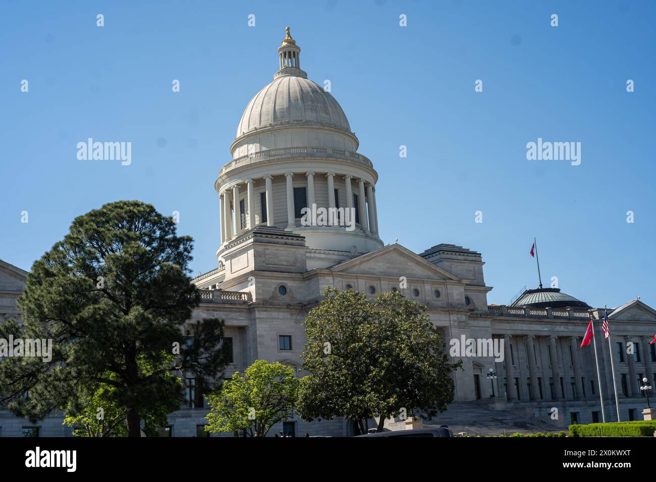 Little Rock, Arkansas, USA. April 2024. Das Statehouse Capitol Building in Little Rock, Arkansas. In (Credit Image: © Brian Branch Price/ZUMA Press Wire) NUR REDAKTIONELLE VERWENDUNG! Nicht für kommerzielle ZWECKE! Stockfoto