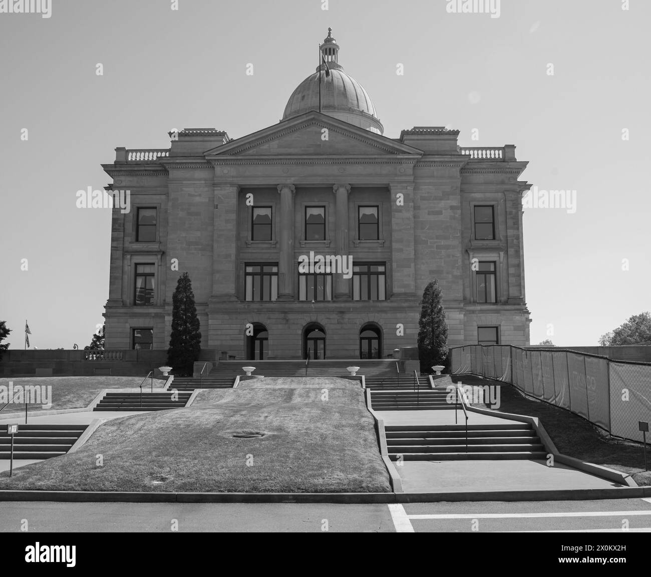 Little Rock, Arkansas, USA. April 2024. Das Statehouse Capitol Building in Little Rock, Arkansas. (Kreditbild: © Brian Branch Price/ZUMA Press Wire) NUR REDAKTIONELLE VERWENDUNG! Nicht für kommerzielle ZWECKE! Stockfoto
