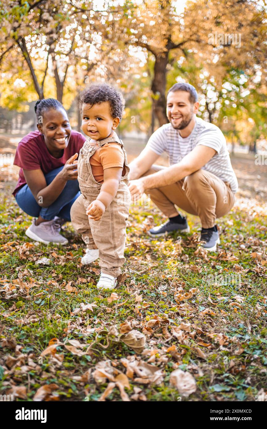 Erste Schritte in Herbstpracht Stockfoto