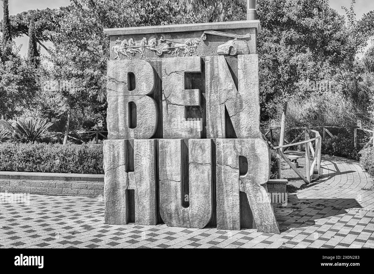 ROM - SEPTEMBER 12: Schild für den Film 'Ben Hur' im Cinecitta World Amusement Park, in der Nähe von Rom, Italien, 12. September 2019. Der Park offiziell Ope Stockfoto