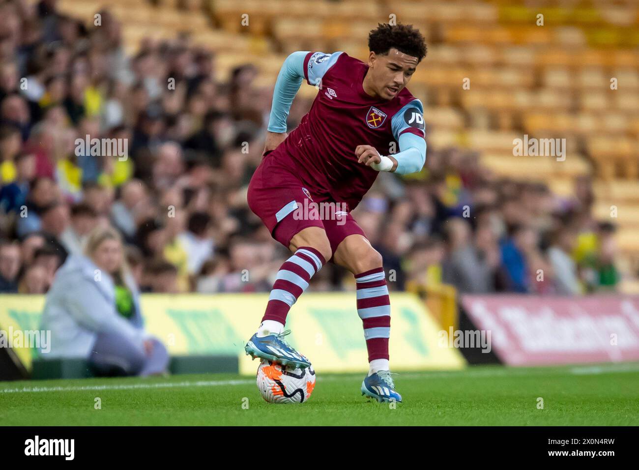 Junior Robinson von West Ham United am Freitag, den 12. April 2024, beim Spiel der Premier League 2 zwischen Norwich City und West Ham United in Carrow Road, Norwich. (Foto: David Watts | MI News) Credit: MI News & Sport /Alamy Live News Stockfoto