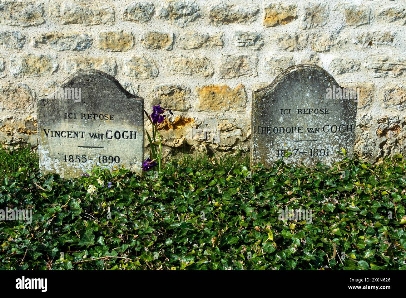 Auvers-sur-Oise. Gräber von Vincent und Theo Van Gogh auf dem Friedhof. Departement Val-d'Oise. Ile-de-France. Frankreich. Europa Stockfoto