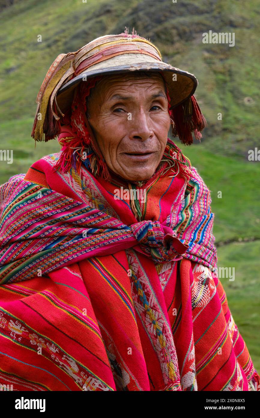 Peru, Provinz Cuzco, Heiliges Tal der Inkas, Andengemeinschaft, Porträt eines Quechua-Mannes Stockfoto