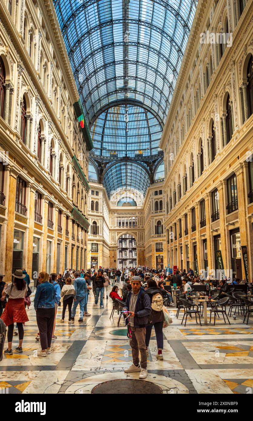 Die großartige Galleria Umberto in Neapel, Italien Stockfoto