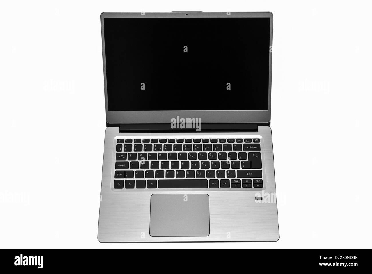 Computer-Laptop mit leerem Bildschirm, Touchpad und englischer Layout-Tastatur zum Schreiben von Text. Notebook für Online-Fernarbeiten, Videokonferenzen und Cha Stockfoto