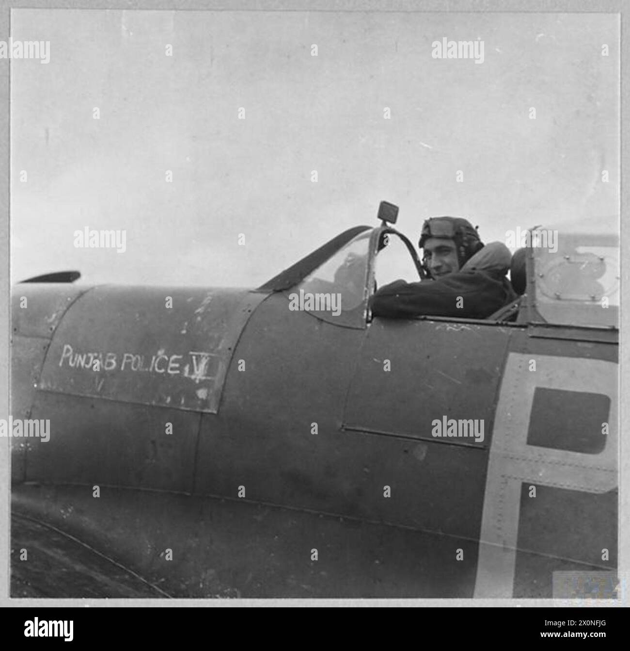 Ein fotografisches negativ, das die Punjab-Schwadron darstellt, das die Flugzeuge und das Personal zeigt, die mit dieser Einheit während des Zweiten Weltkriegs verbunden waren Stockfoto