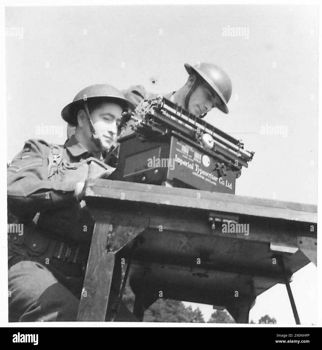 Imperial Schreibmaschinen werden vor Ort von Personal der britischen Armee für Verwaltungs- und Kommunikationsaufgaben eingesetzt. Stockfoto
