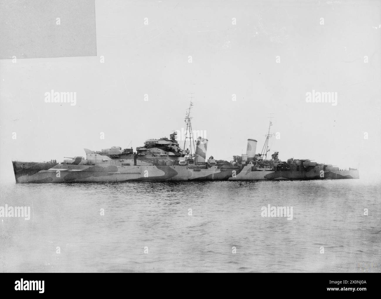 Die HMS Charybdis, ein britischer Kreuzer der Dido-Klasse, wird 1941 gezeigt. Das Foto dokumentiert ein Schiff der Royal Navy während des Zweiten Weltkriegs. Stockfoto