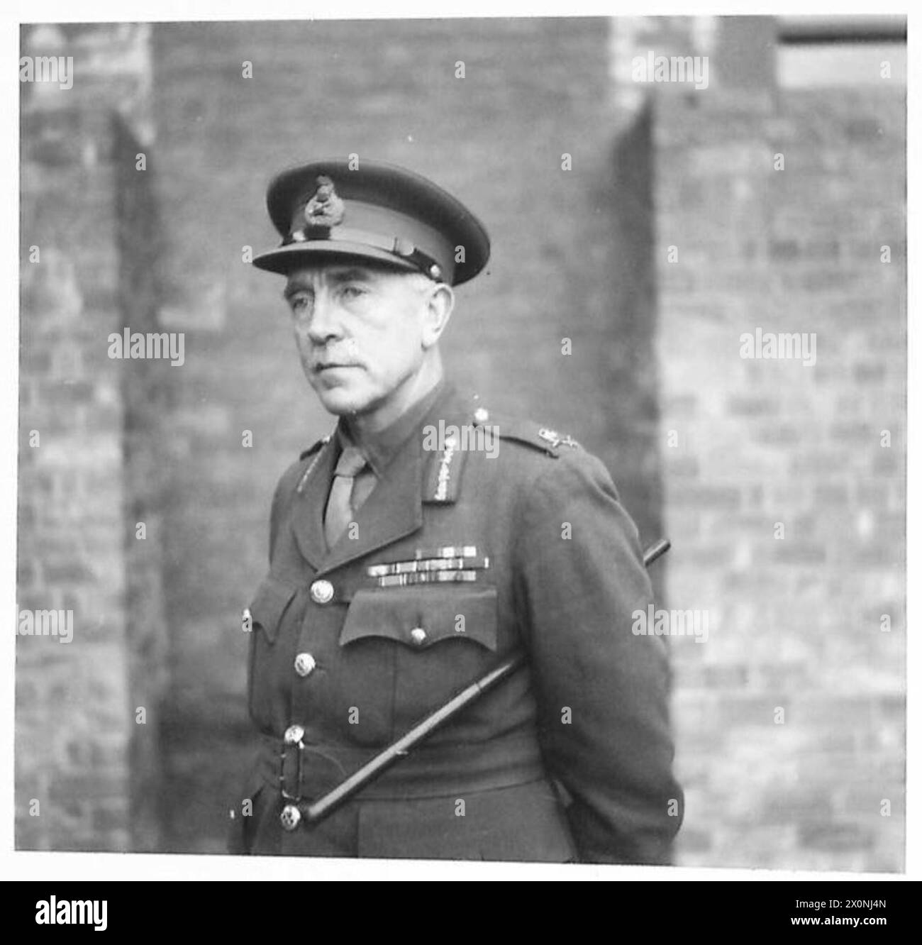 Ein fotografisches negativ von Generalleutnant H. E. Franklyn, CB, DSO, MC, zeigt einen hochrangigen Offizier der britischen Armee in Uniform. Stockfoto
