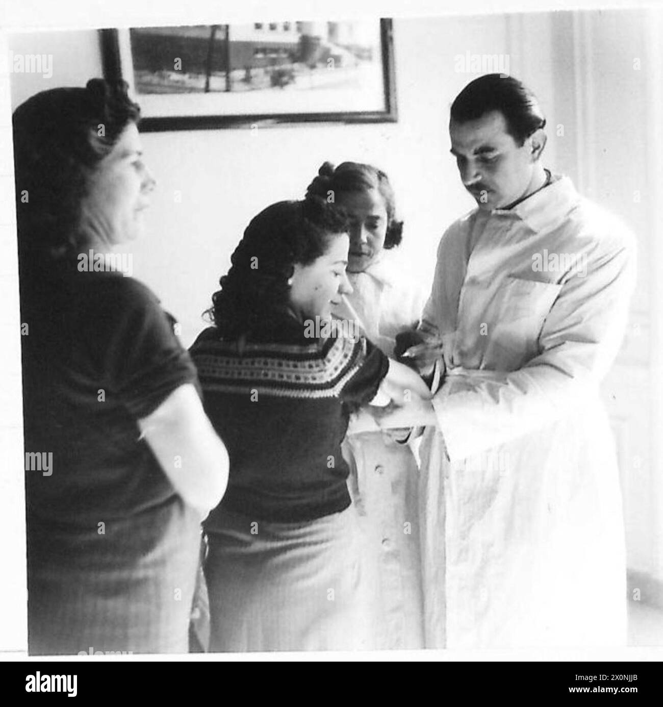 Impfungen zur Bekämpfung des Typhus werden im Athener Public Health Centre in Griechenland verabreicht. Stockfoto