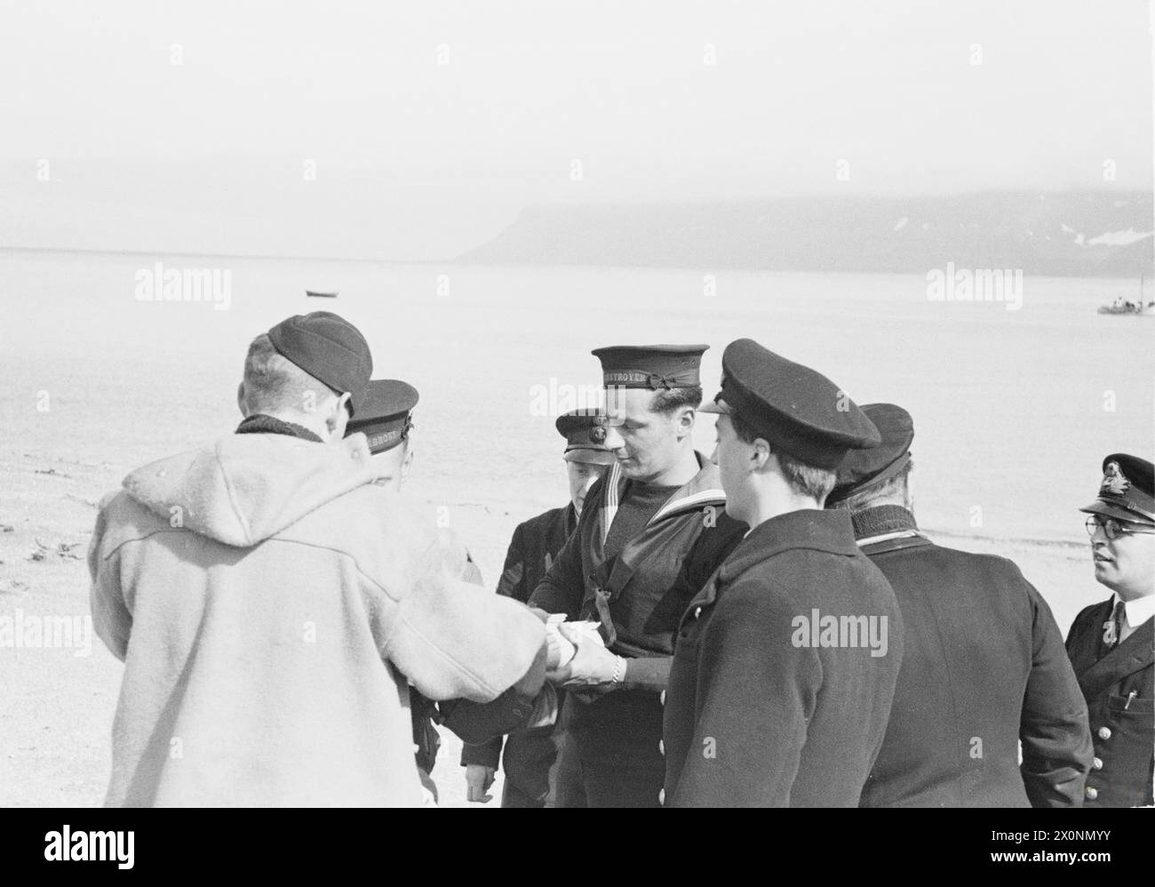 Im Mai 1941 entsandte die HMS Suffolk eine Landeeinheit zum einsamsten Aussichtsposten im Nordwesten Islands, 40 Meilen von der nächsten Siedlung entfernt, um nach feindlichen Schiffen zu wachen. Stockfoto
