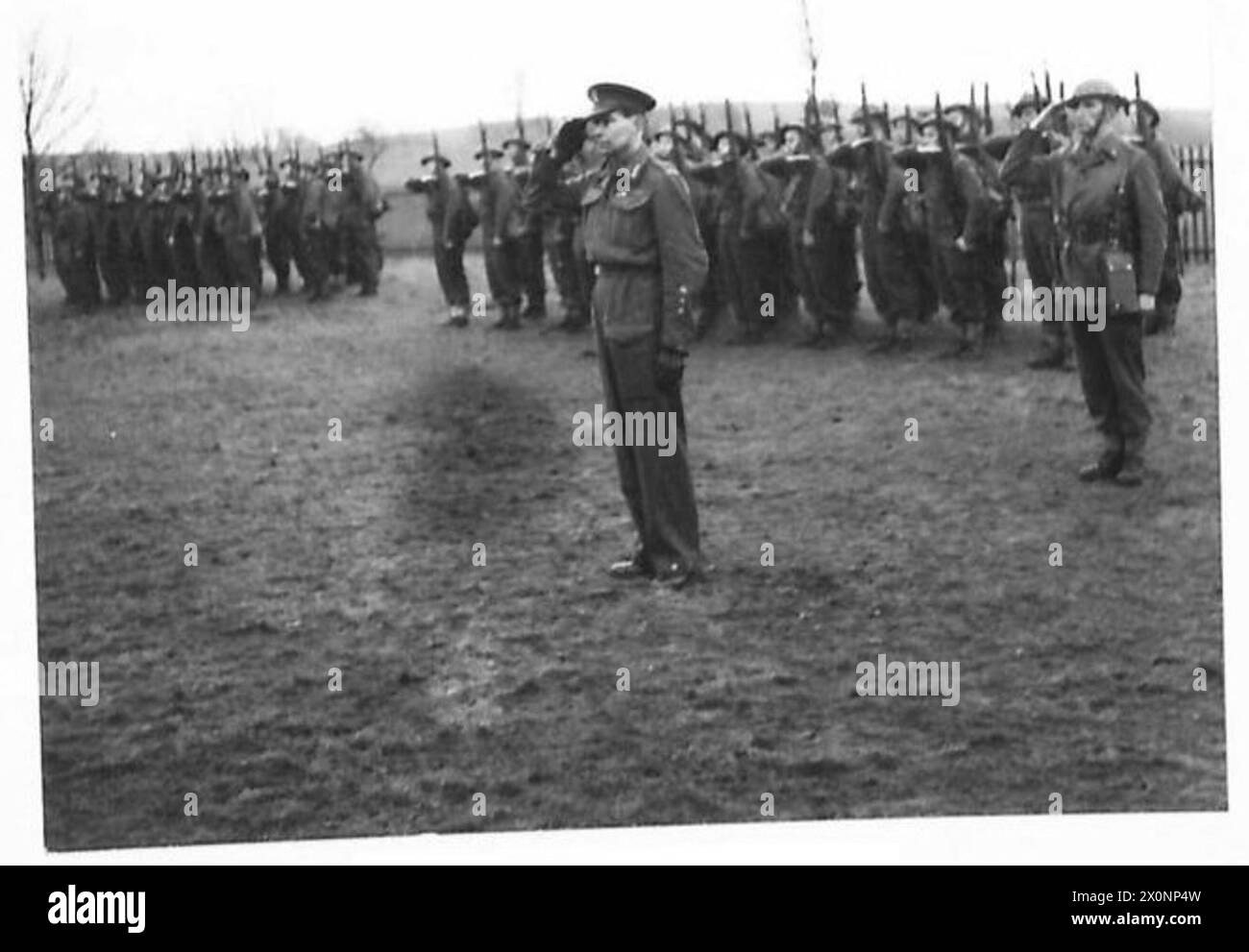 Norwegische Soldaten stehen bei Trainingsübungen unter Aufsicht der britischen Armee auf einer Parade. Stockfoto