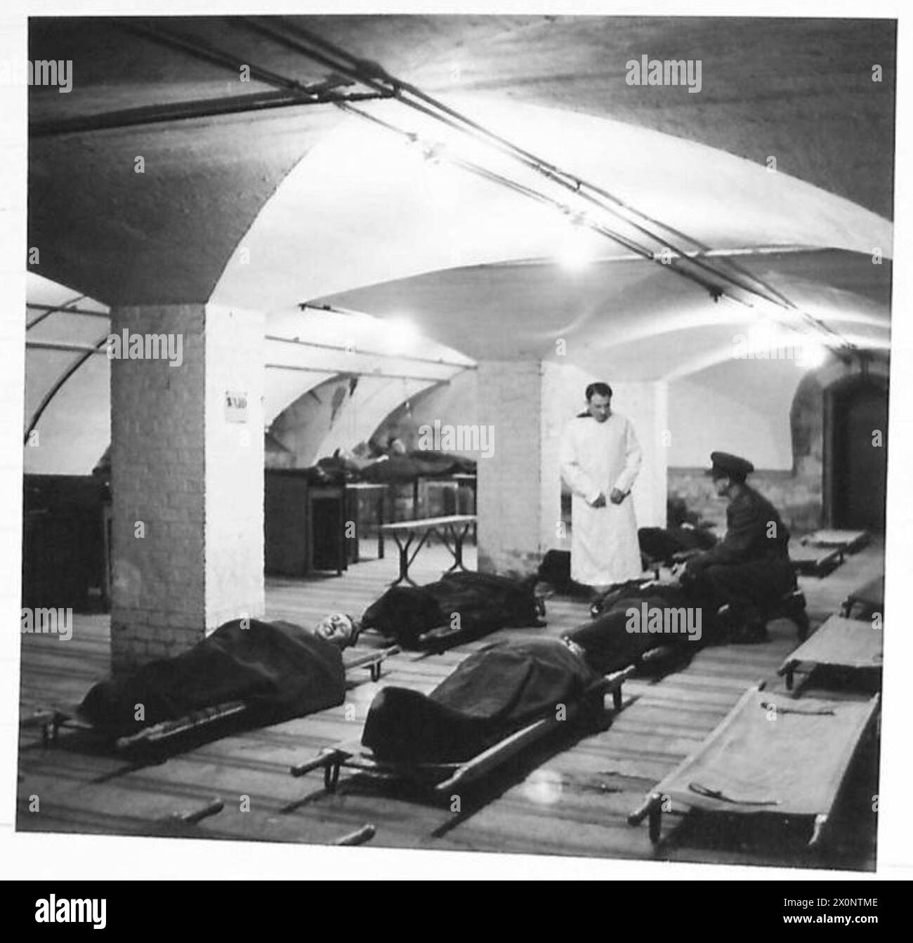 No. 14 General Hospital Examination Schools in Oxford verfügen über unterirdische Kellerstationen, die während des Zweiten Weltkriegs medizinische Einrichtungen für das Personal der britischen Armee bereitstellen Stockfoto