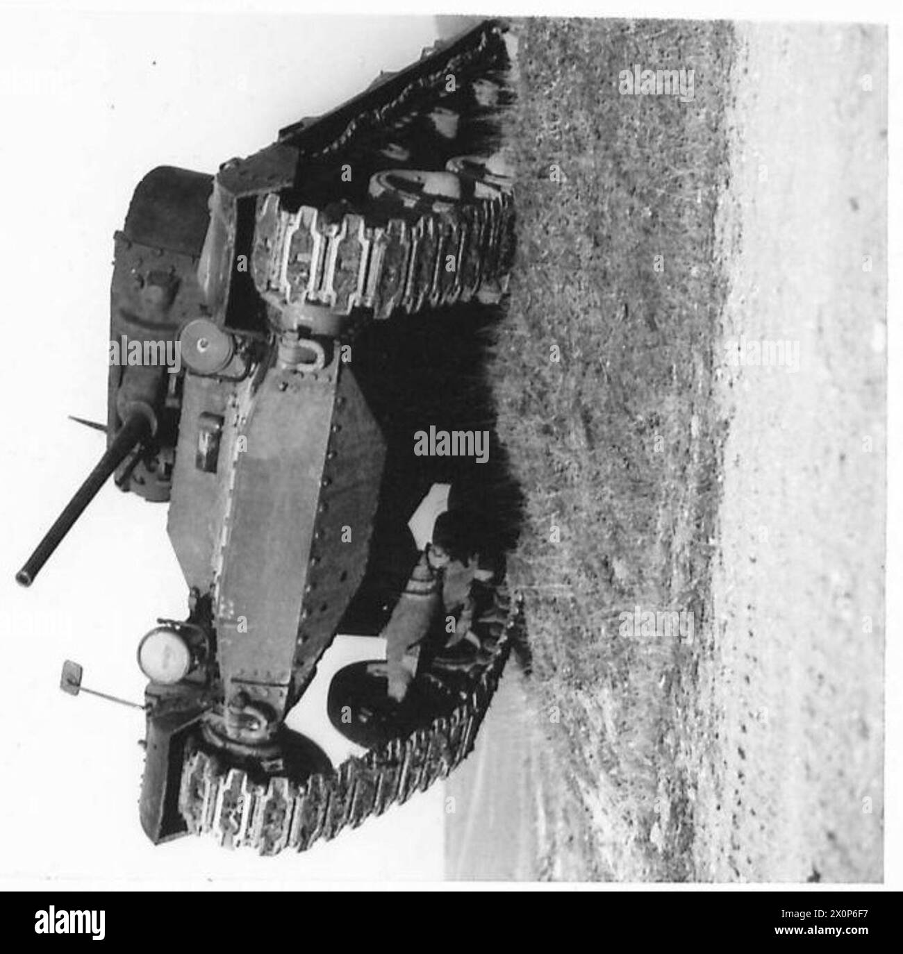 Der Valentine Mark III Infanteriepanzer ist ein gepanzertes Kampffahrzeug mit einer dreiköpfigen Besatzung, bewaffnet mit einer zwei-Pfünder-Kanone und einer BESA-Maschinenpistole, mit elektrischer Turmdrehung und drahtloser Kommunikation, einem Gewicht von 16 Tonnen bei einer maximalen Geschwindigkeit von 15 mph. Stockfoto