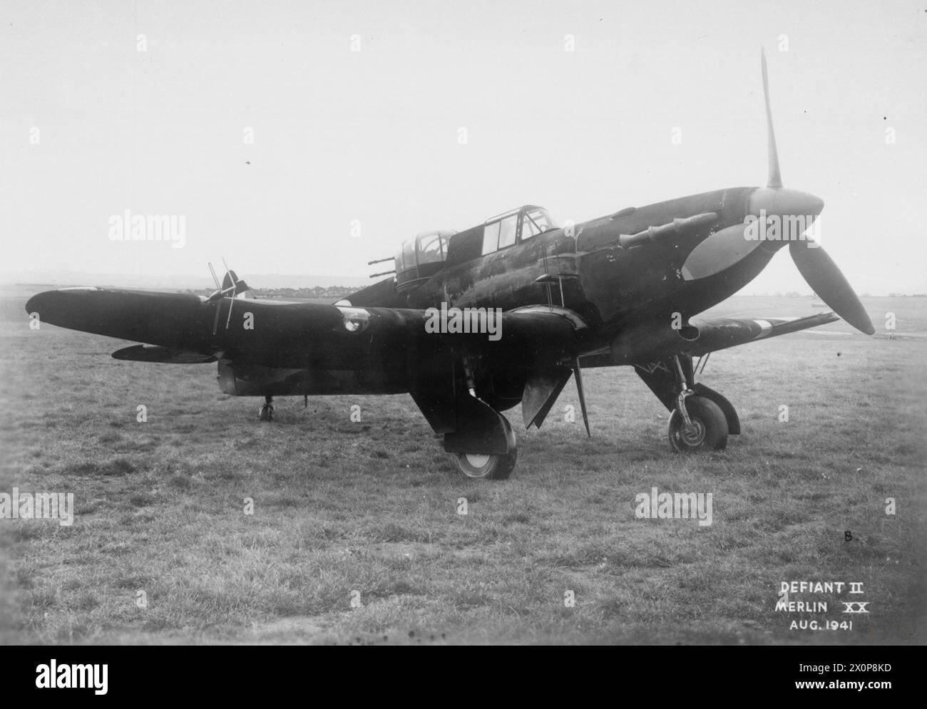 Defiant Mk.II AA370, ausgestattet mit AI Mark VI Radar, wird in Boscombe Down für Handlingtests gezeigt, bevor er zu einem Zielschlepper für die Anti-Aircraft Cooperation Unit RAF Nr. 22 umgerüstet wird. Stockfoto