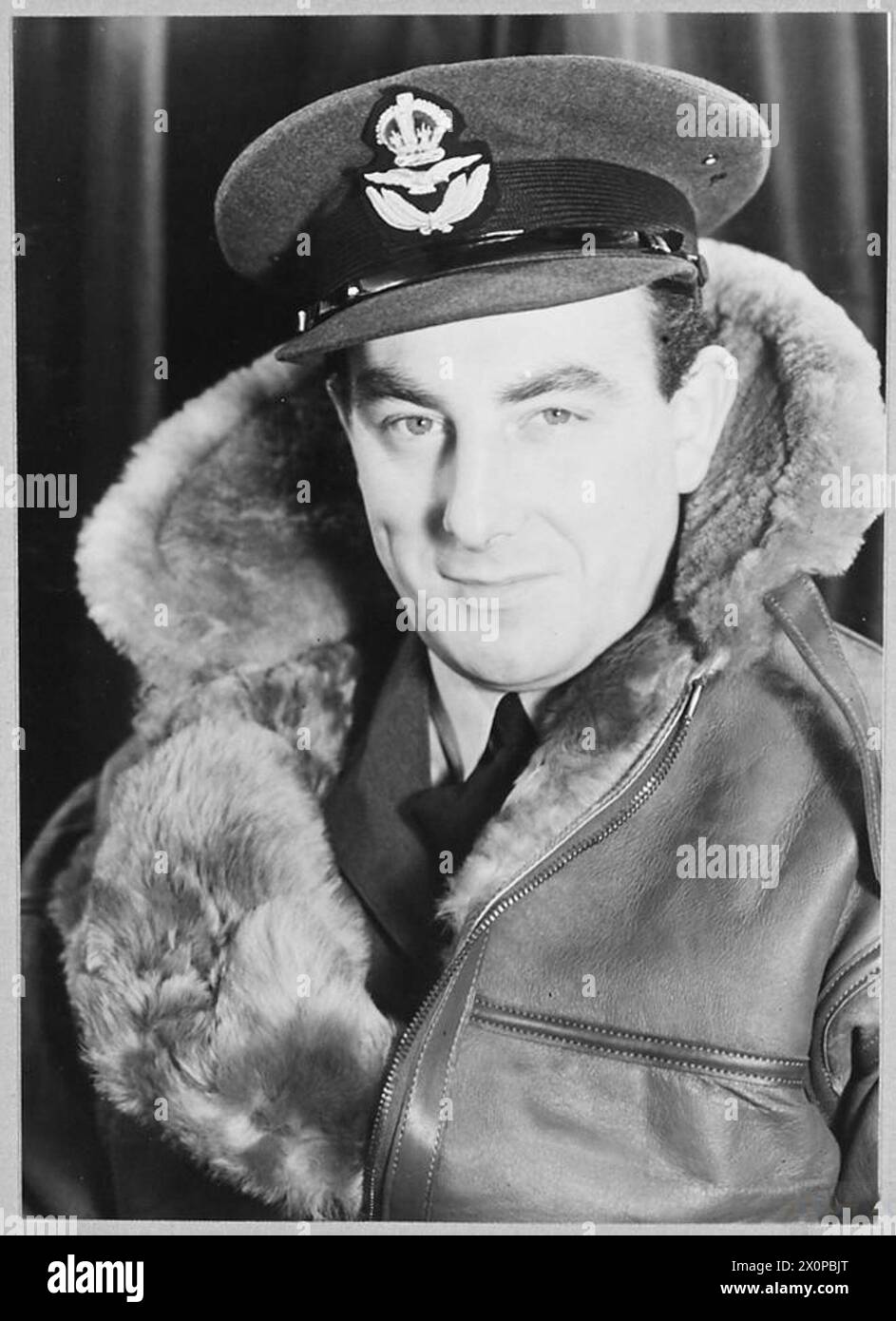Porträt des Geschwaderanführers W.H. Cliff, eines Offiziers der Royal Air Force, fotografiert als Teil der RAF-Personaldokumentation. Stockfoto