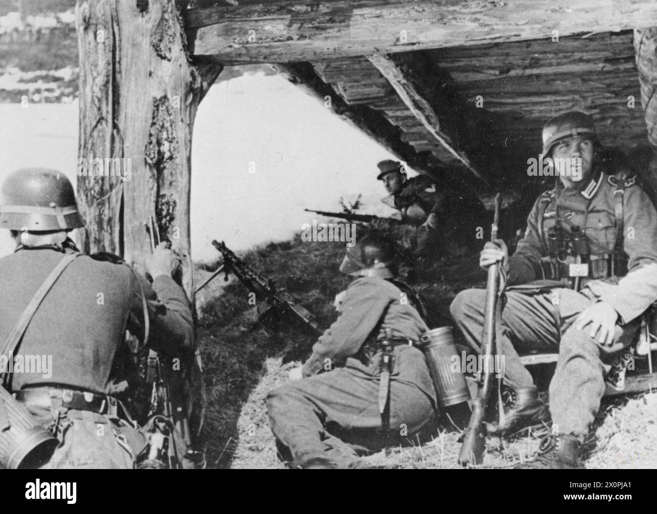 DEUTSCHE INVASION NORWEGENS, 1940 – deutsche Bergtruppen im Gudbrandsdalen-Tal in Norwegen, 3. Mai 1940 Stockfoto