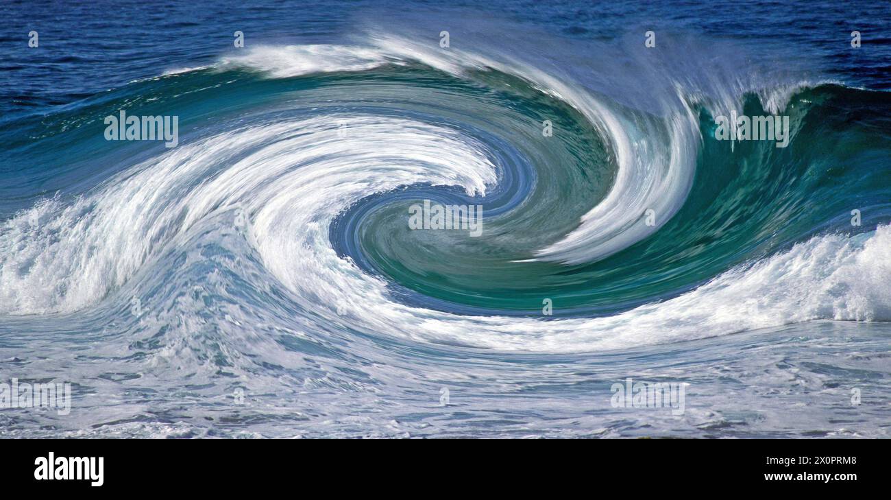 Stuermische See mit windgepeitschten Wellen und Wasserwirbeln Wasserwirbel *** Sturmmeer mit windgepeitschten Wellen und Wasserwirbeln Wasserwirbel Stockfoto