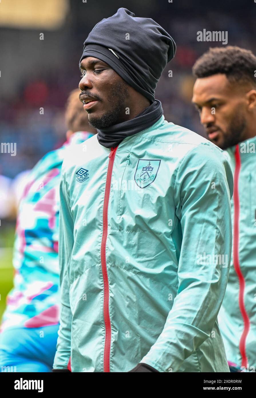 Turf Moor, Burnley, Lancashire, Großbritannien. April 2024. Premier League Football, Burnley gegen Brighton und Hove Albion; Datro Fofana aus Burnley während des warm Up Credit: Action Plus Sports/Alamy Live News Stockfoto