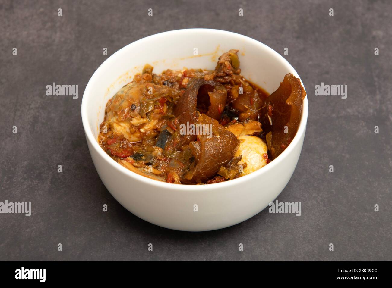 Westafrikanische (nigerianische) Lebensmittel. Ayamase Stockfoto