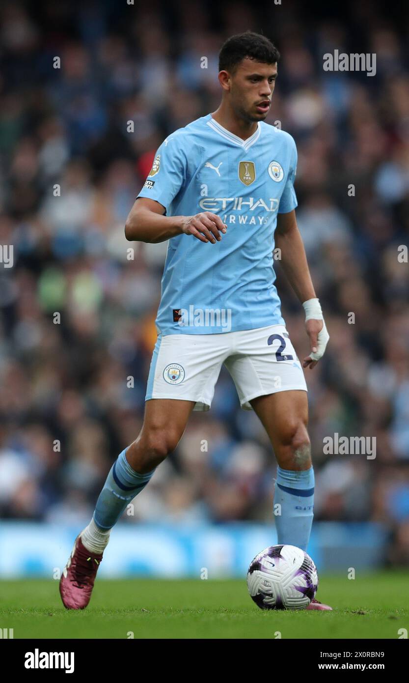 Etihad Stadium, Manchester, Großbritannien. April 2024. Premier League Football, Manchester City gegen Luton Town; Matheus Nunes aus Manchester City kontrolliert den Ball Credit: Action Plus Sports/Alamy Live News Stockfoto