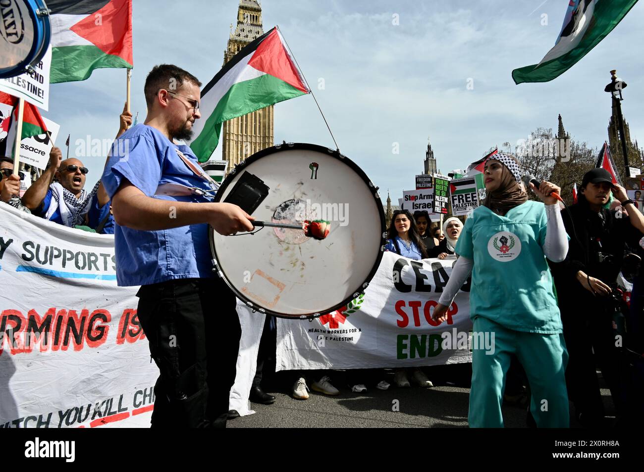 London, Großbritannien. Pro-Palästina-Protest auf dem Parlamentsplatz. Aktivisten verlangten, dass die britische Regierung aufhört, Israel zu bewaffnen, während der Krieg in Gaza andauert. Quelle: michael melia/Alamy Live News Stockfoto