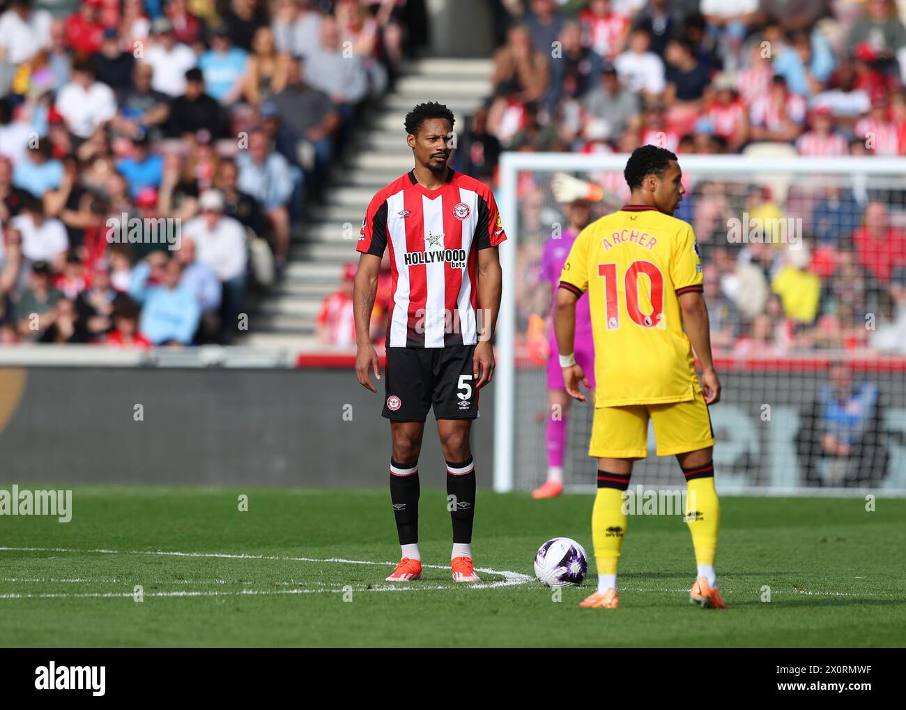 April 2024; Gtech Community Stadium, Brentford, London, England; Premier League Football, Brentford gegen Sheffield United; Ethan Pinnock aus Brentford Stockfoto