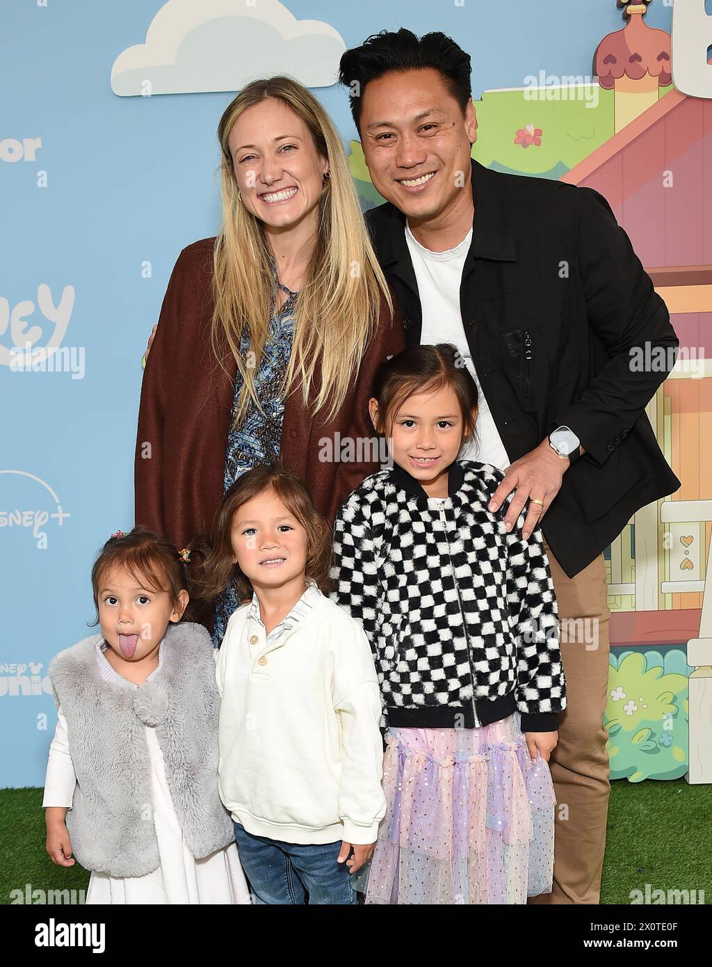 Burbank, USA. April 2024. Jon M. Chu, Kristin Hodge, Willow Chu und ...