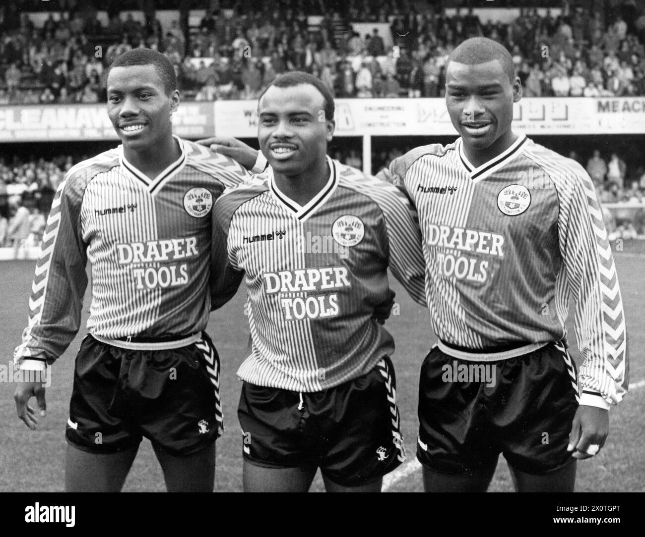 SOUTHAMPTON FC DIE WALLACE-BRÜDER L BIS R RODNEY WALLACE, DANNY WALLACE UND RAYMOND WALLACE. 1989 BILD MIKE WALKER 1989 Stockfoto