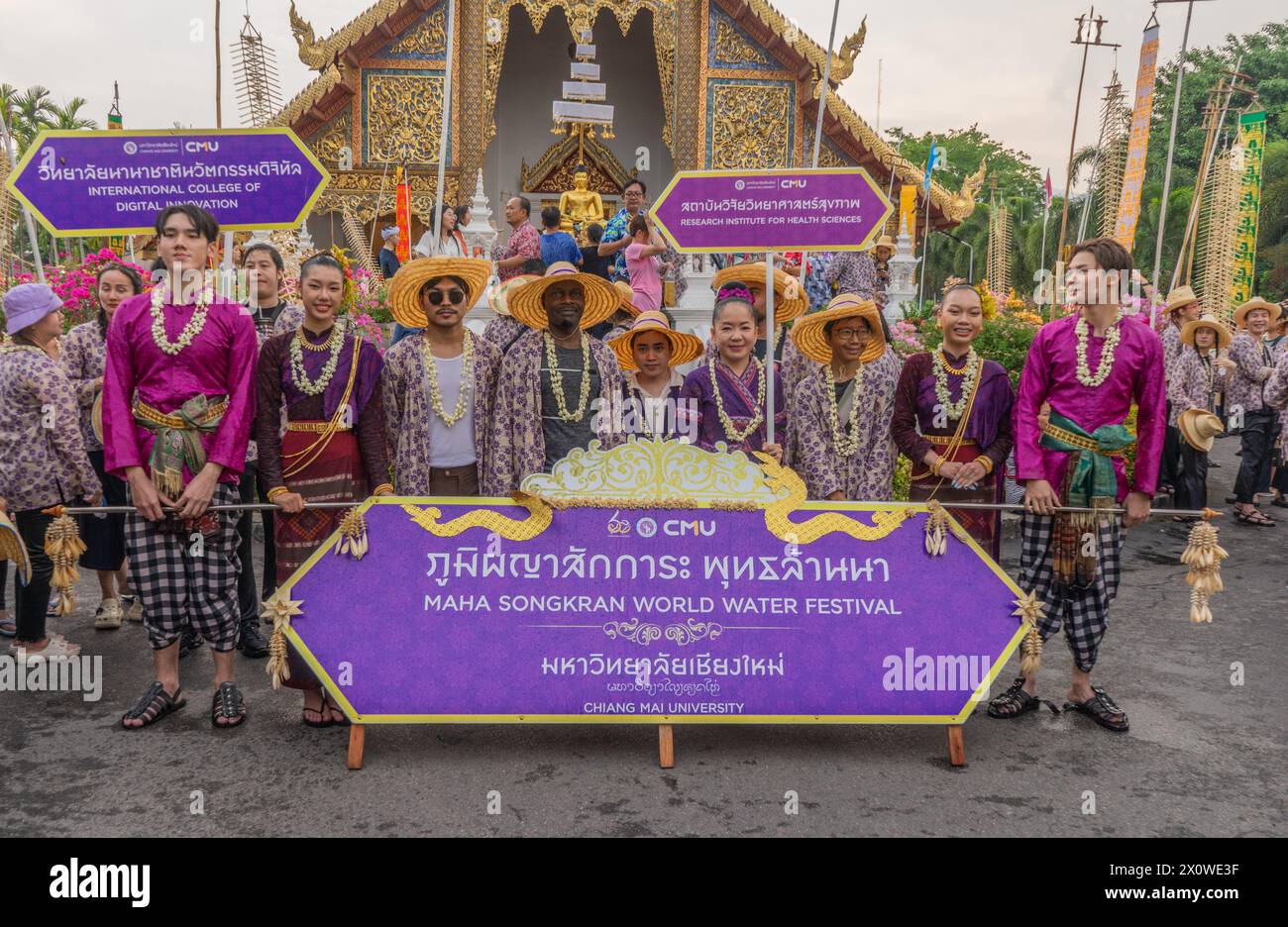 Songkram Thai Buddhist Neujahrsparade, Segen und Wasserschlachten in Chiang Mai, Thailand Stockfoto
