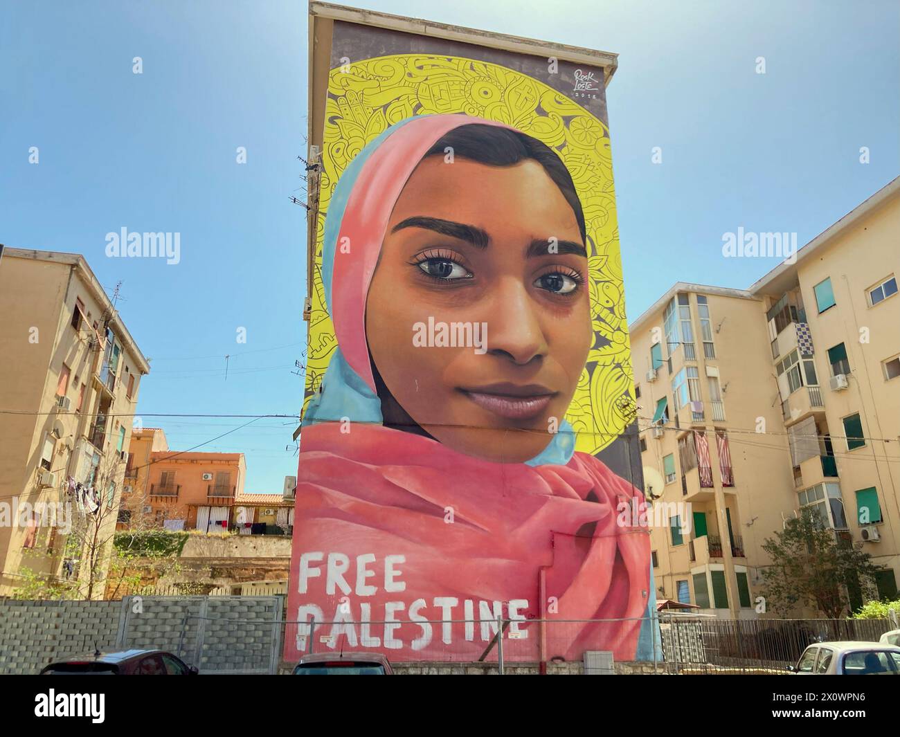 Italien, Palermo - 13. April 2024: Graffiti auf Wandhaus mit der Aufschrift „Freies Palästina“ Stockfoto