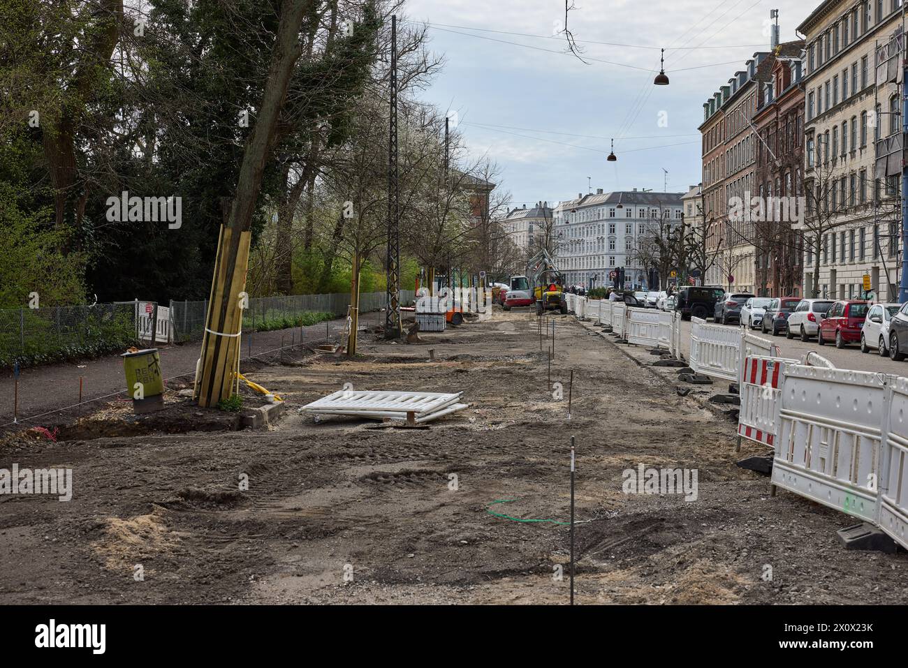 Straßenarbeiten in Stockholmsgade, Frühjahr 2024; Kopenhagen, Dänemark Stockfoto