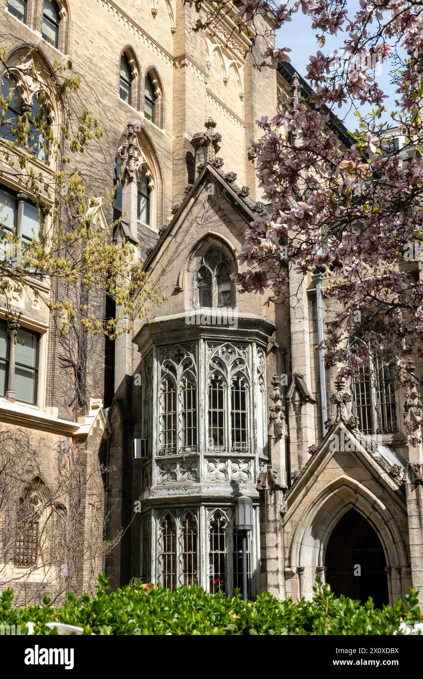 Grace Church ist ein gotisches Wahrzeichen am Broadway in Greenwich Village, 2024, New York City, USA Stockfoto