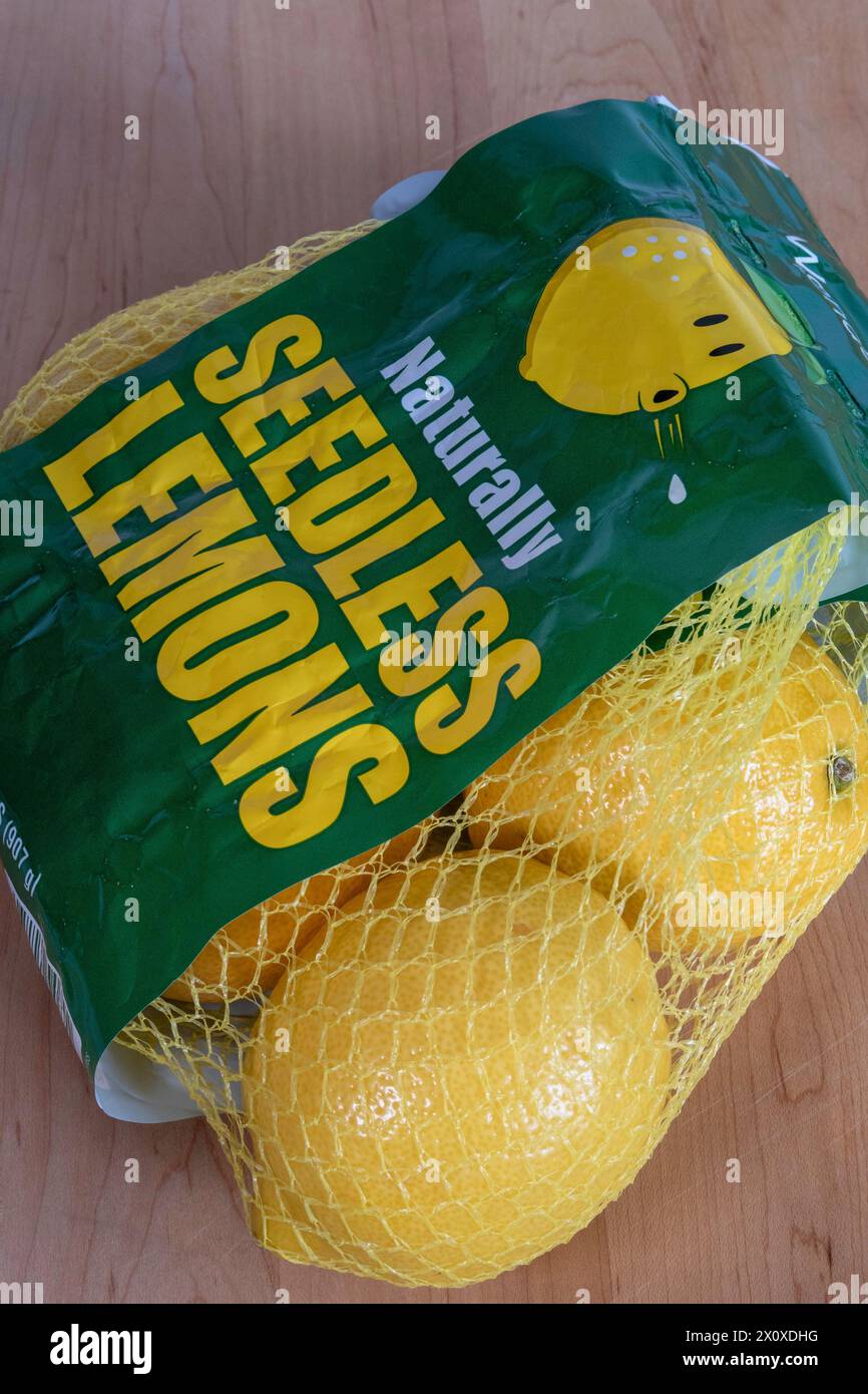 Kernlose Zitronen sind eine sehr aromatische, saftige Zitrusfrucht, 2024, USA Stockfoto
