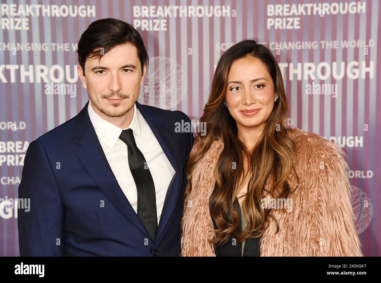 LOS ANGELES, KALIFORNIEN - 13. APRIL: (L-R) Vladimir Tenev und Celina A. Tenev nehmen an der 10. Jährlichen Durchbruchpreiszeremonie im Academy Museum of M Teil Stockfoto