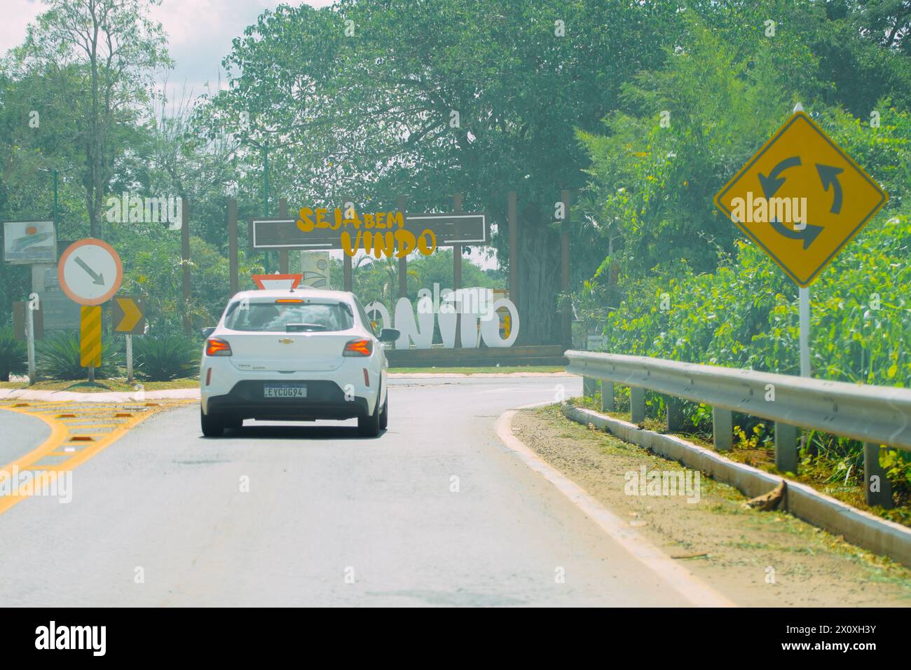 Touristen, die mit dem Auto in der Stadt Bonito im Bundesstaat Mato Grosso do Sul anreisen Stockfoto