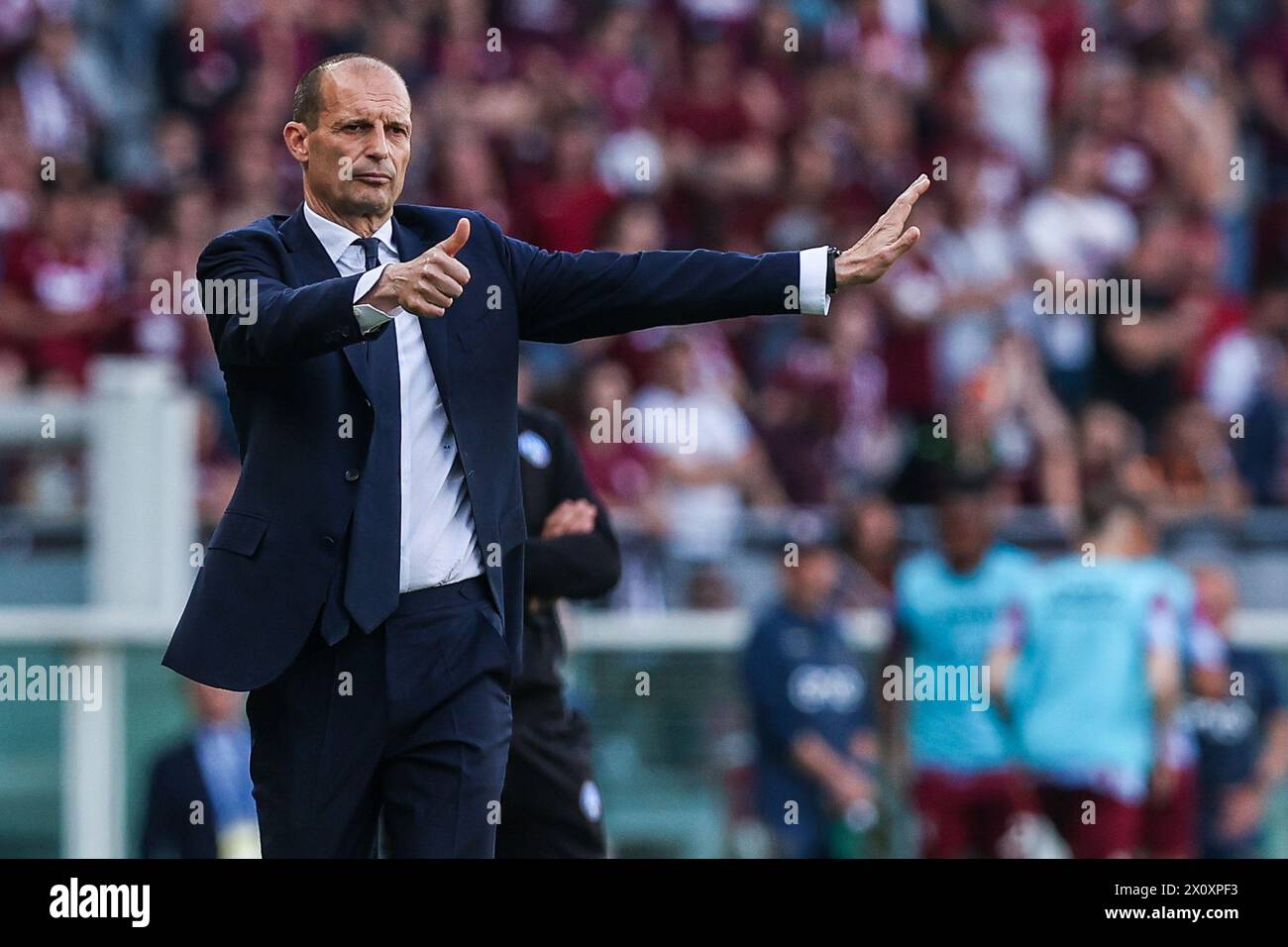 Massimiliano Allegri Cheftrainer des Juventus FC Gesten während des Fußballspiels der Serie A 2023/24 zwischen Turin FC und Juventus FC im Stadio Olimpico Grande Turin. Endpunktzahl: Turin 0:0 Juventus. Stockfoto