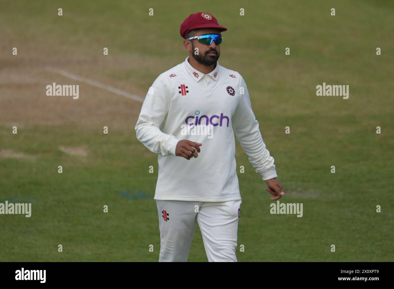 Northampton, England. April 2024. Karun Nair während des dritten Tages der Vitality County Championship Division zwei Spiel zwischen dem Northamptonshire County Cricket Club und dem Middlesex County Cricket Club auf dem County Ground, Wantage Road. Kyle Andrews/Alamy Live News. Stockfoto