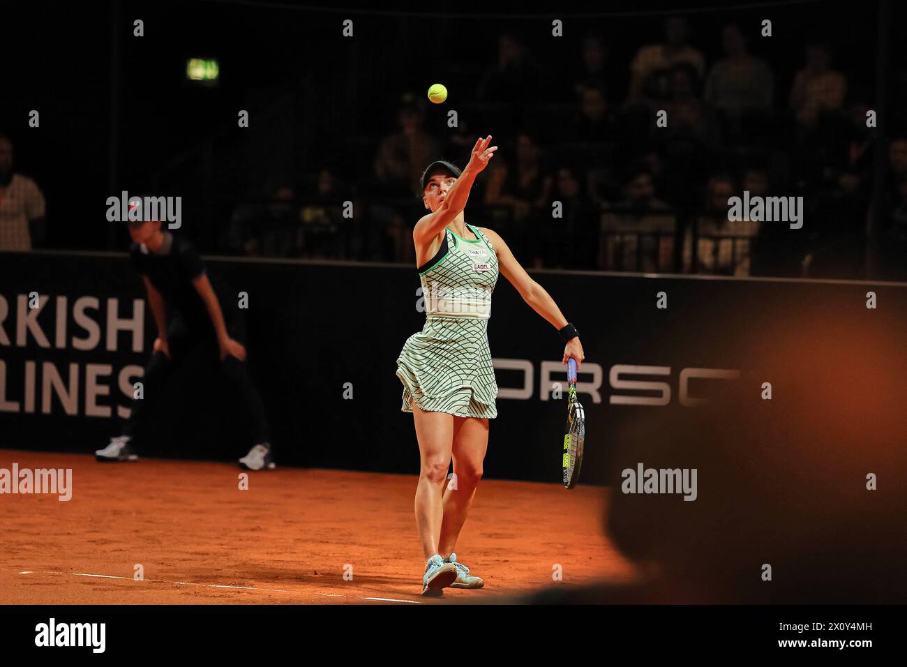 14. April 2024, Stuttgart, Baden-WÃ¼rttemberg, Deutschland: Sara Bejlek (CZE) ist während der 47. Porsche Tennis Grand Prix Stuttgart – WTA500 (Bild: © Mathias Schulz/ZUMA Press Wire) NUR REDAKTIONELLE VERWENDUNG! Nicht für kommerzielle ZWECKE! Stockfoto