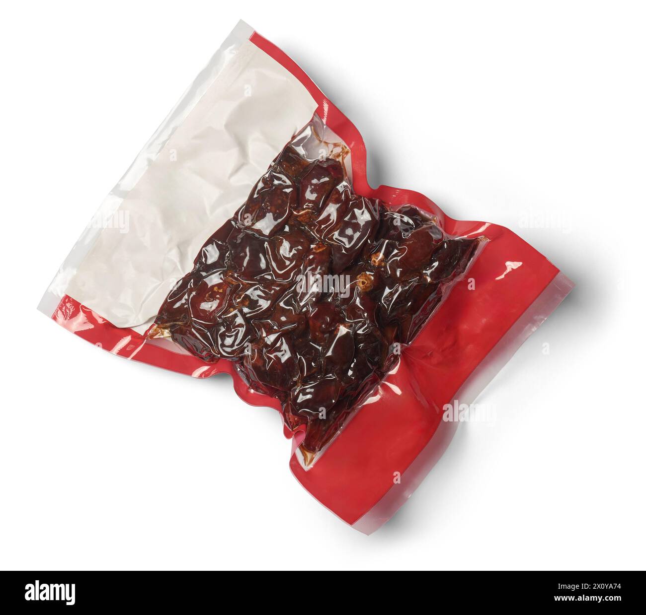 Vakuumversiegelte Datumspackung, tropische süße Früchte in Thermoformverpackung in flexibler Folie isolierter weißer Hintergrund, Modell-Vorlage für Grafik Stockfoto