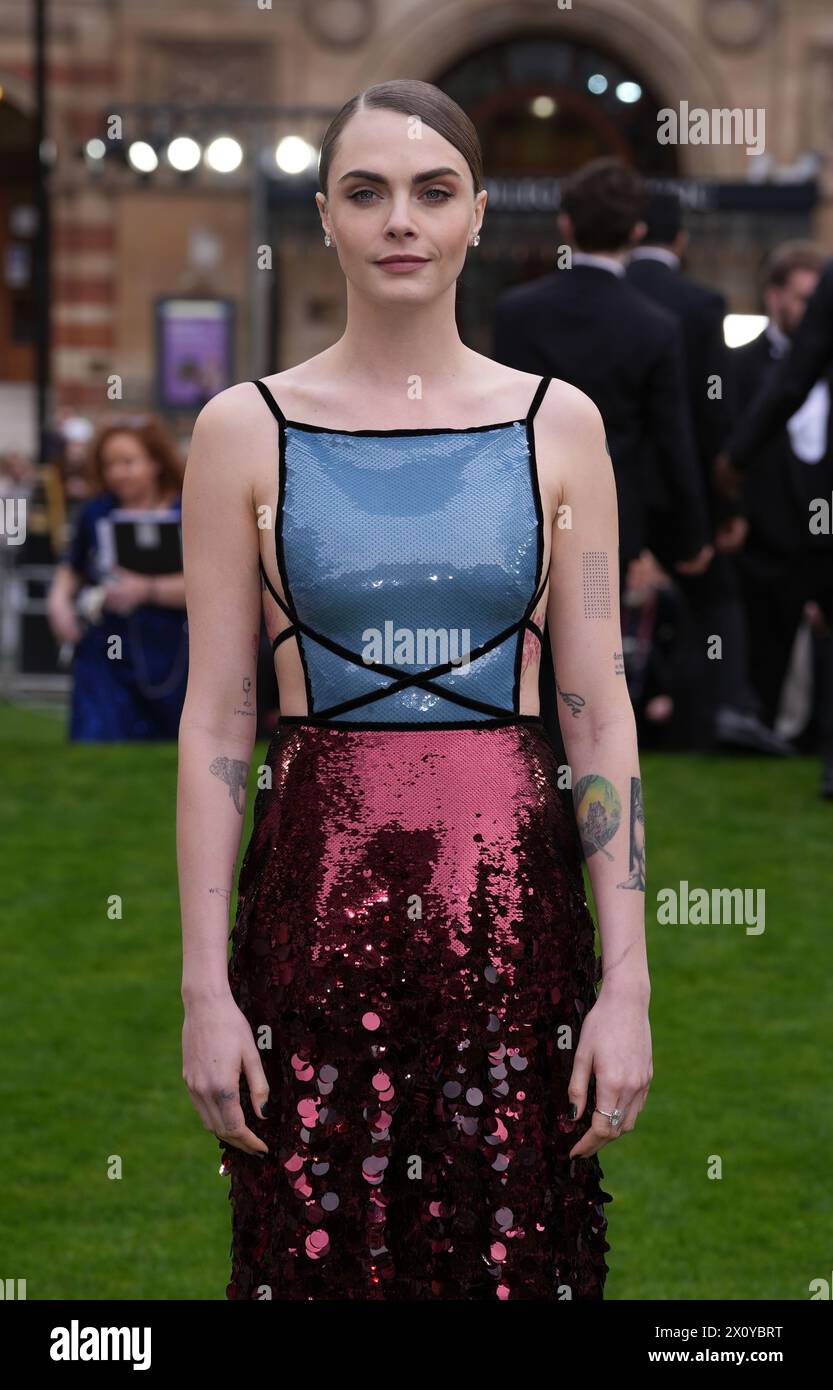 Cara Delevingne nahm an den Olivier Awards in der Royal Albert Hall in London Teil. Bilddatum: Sonntag, 14. April 2024. Stockfoto